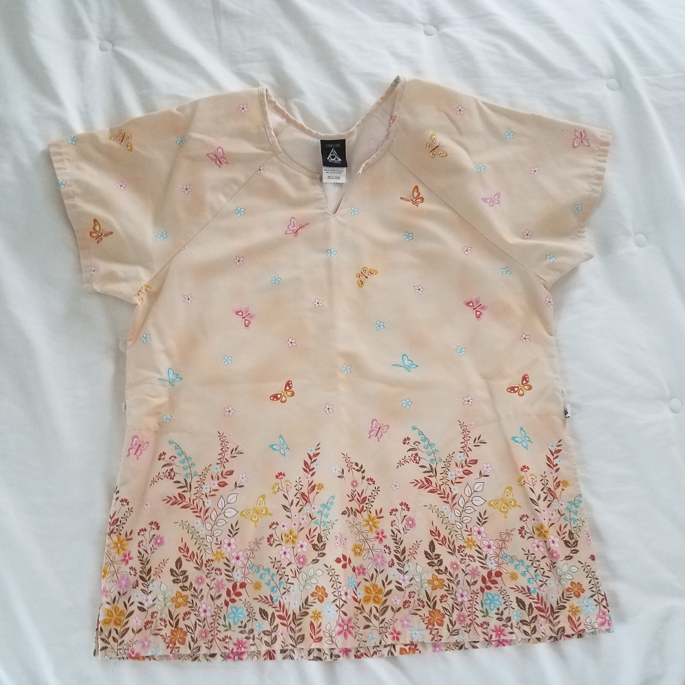 FLORAL SCRUB TOP